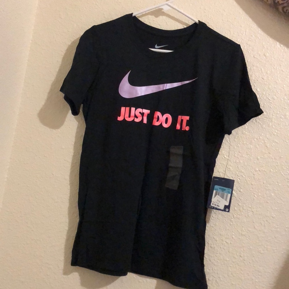 Brand new Nike tee shirt